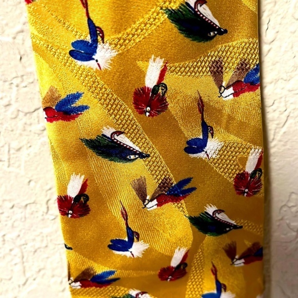 Vintage Harold’s Fisherman’s tie. Very cute. Gold with‎ accents. F17.